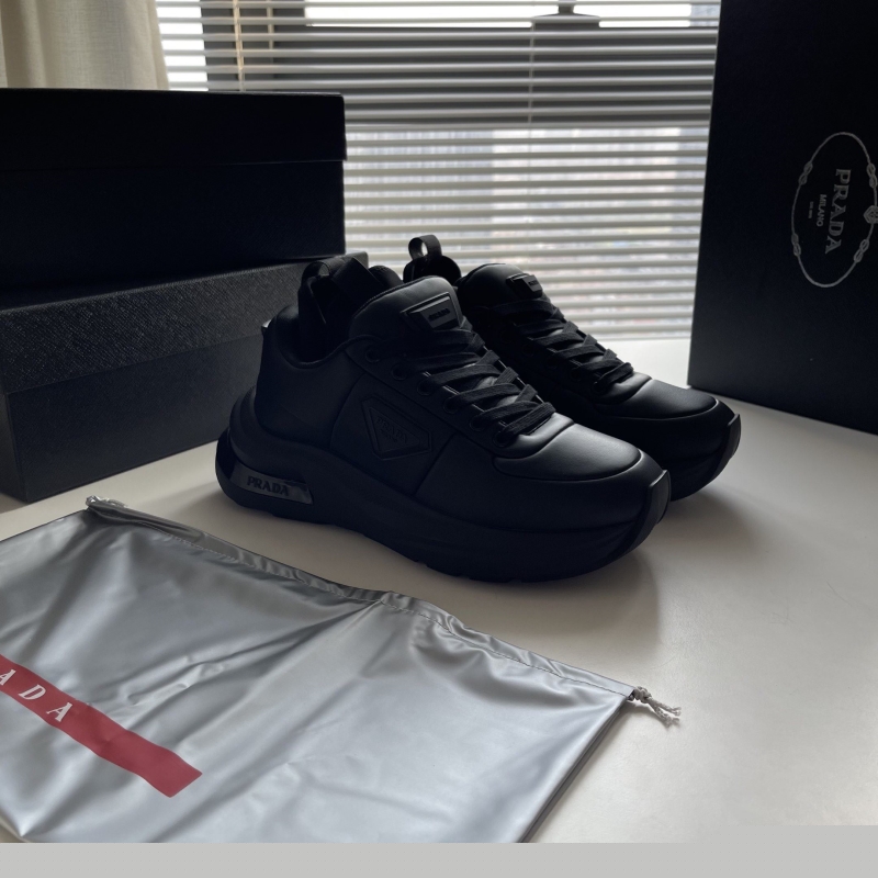 Pra*a casual shoes